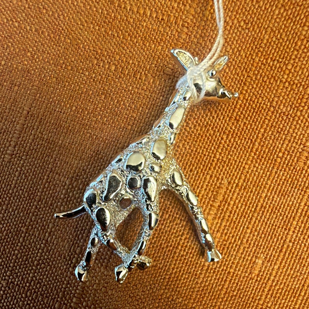 Silver Tone Giraffe Brooch Pin, Metal, Animals & Insects Theme, No Stone